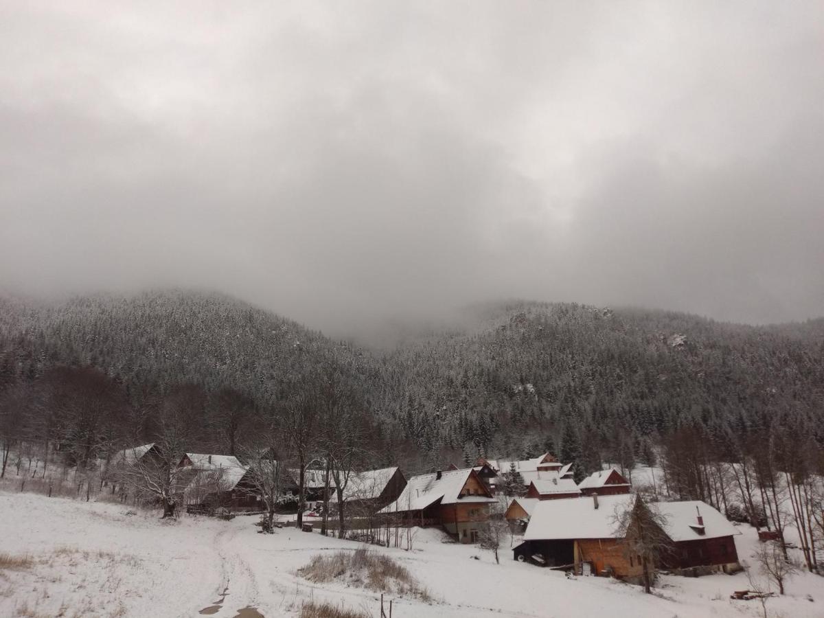Apartmany Pod Rozsutcom - Zatkov Dvor - Prijazd Do Ubytovania Autom S Pohonom 4X4 Terchová Extérieur photo