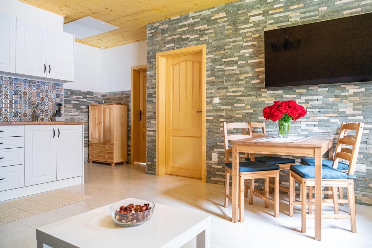 Apartmany Pod Rozsutcom - Zatkov Dvor - Prijazd Do Ubytovania Autom S Pohonom 4X4 Terchová Extérieur photo