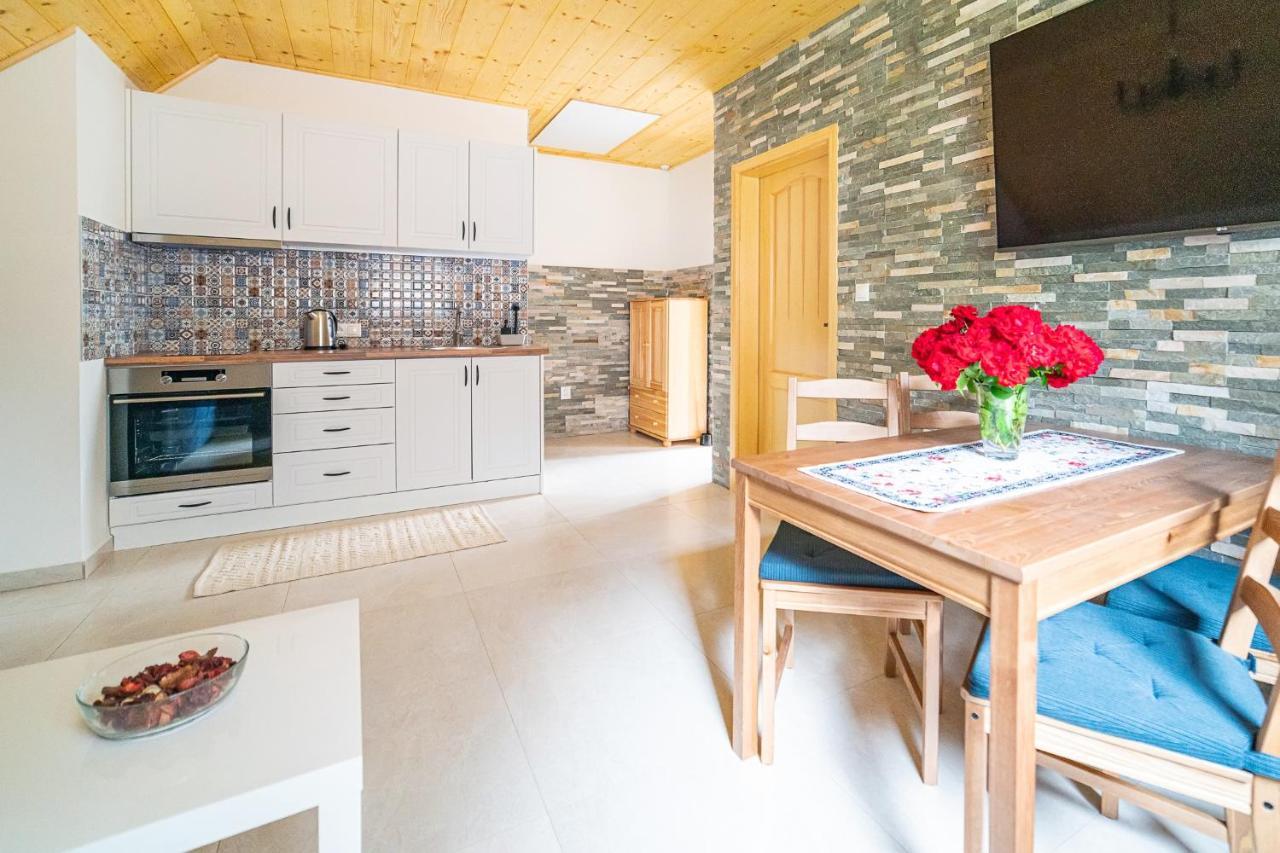 Apartmany Pod Rozsutcom - Zatkov Dvor - Prijazd Do Ubytovania Autom S Pohonom 4X4 Terchová Extérieur photo