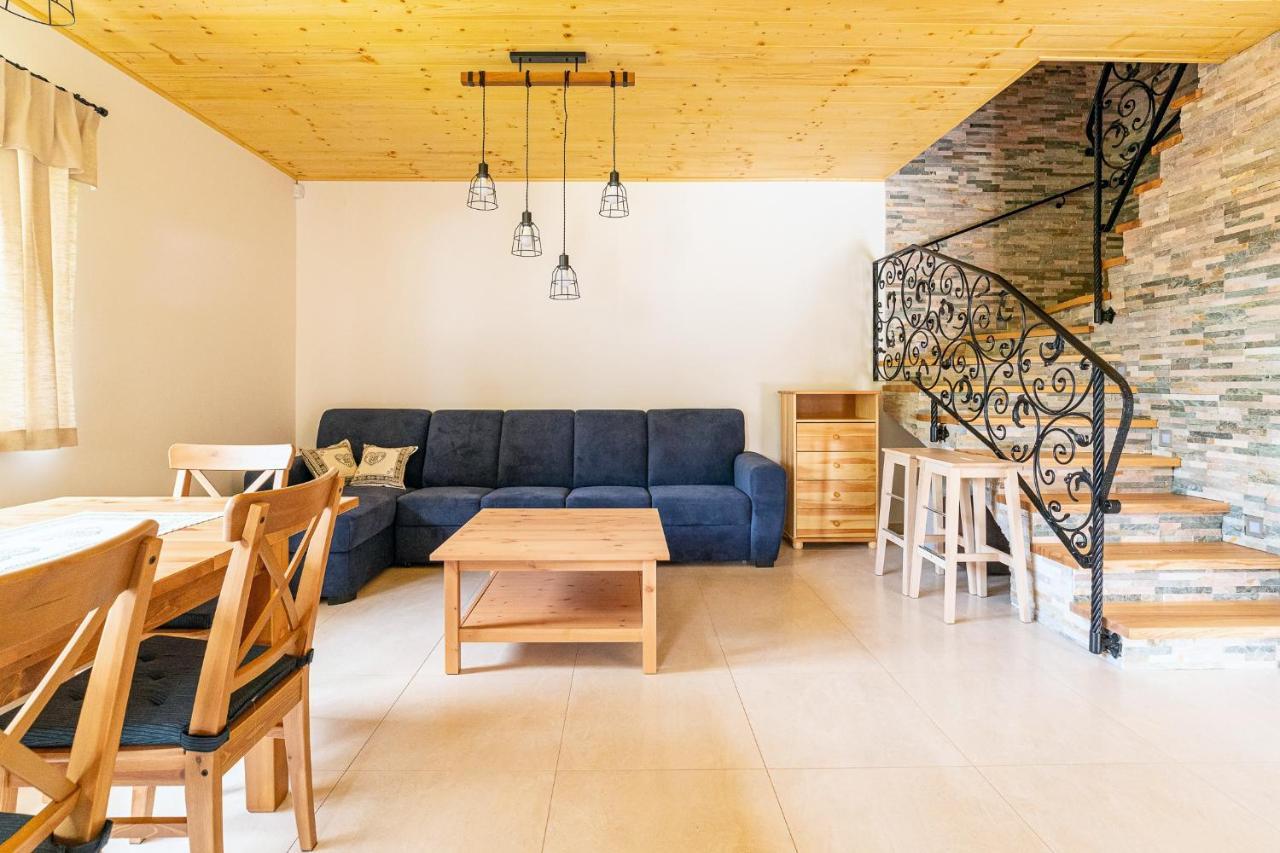Apartmany Pod Rozsutcom - Zatkov Dvor - Prijazd Do Ubytovania Autom S Pohonom 4X4 Terchová Extérieur photo