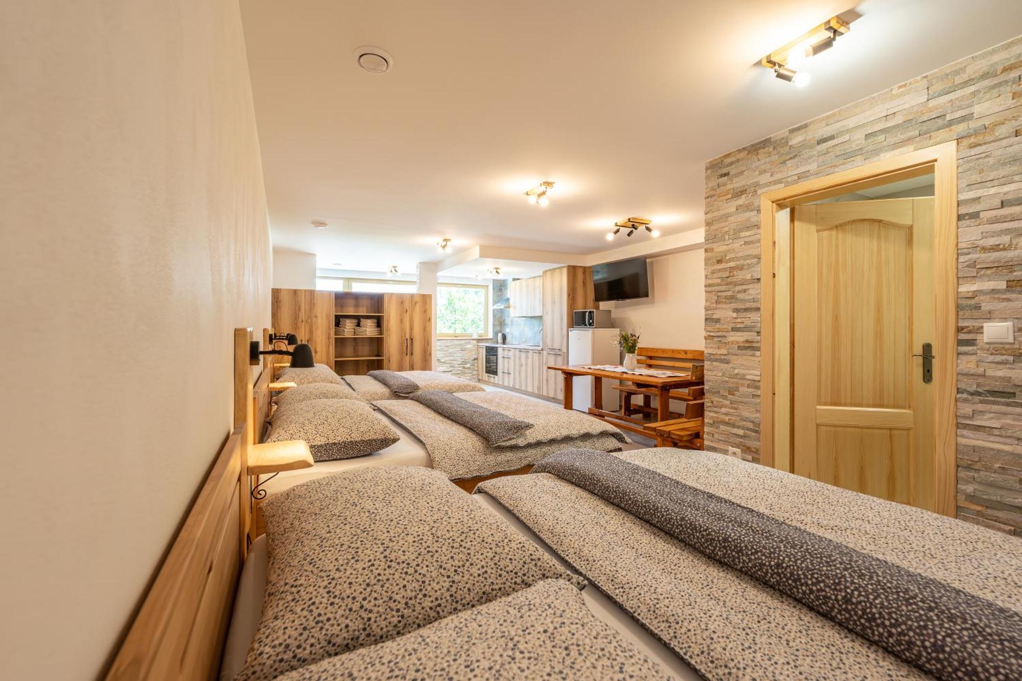 Apartmany Pod Rozsutcom - Zatkov Dvor - Prijazd Do Ubytovania Autom S Pohonom 4X4 Terchová Extérieur photo
